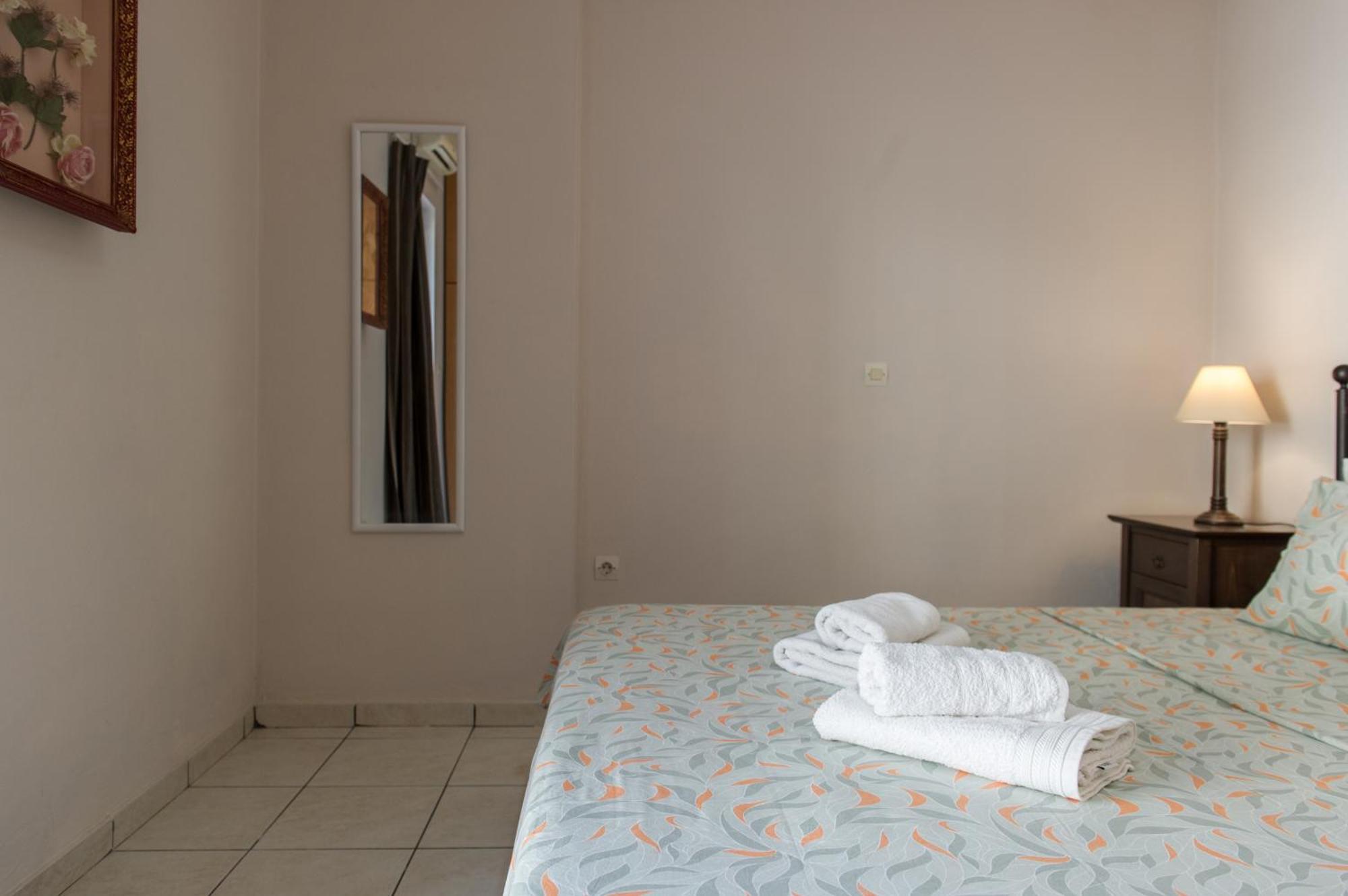Kamari Blue Apartments Kalamata Exterior photo